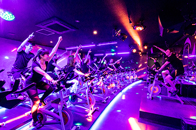 クラス開始、熱中するのみ